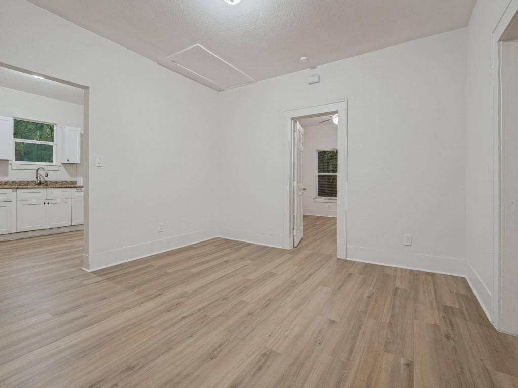 2707 Lenway Street, Dallas, TX 75215