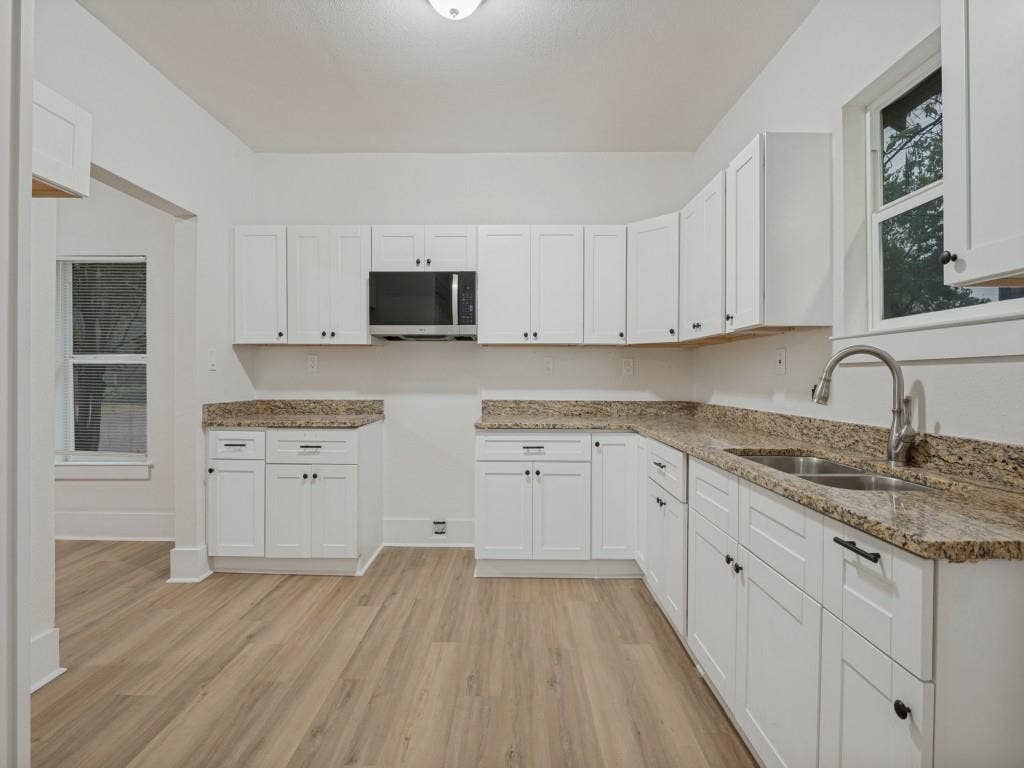 2707 Lenway Street, Dallas, TX 75215