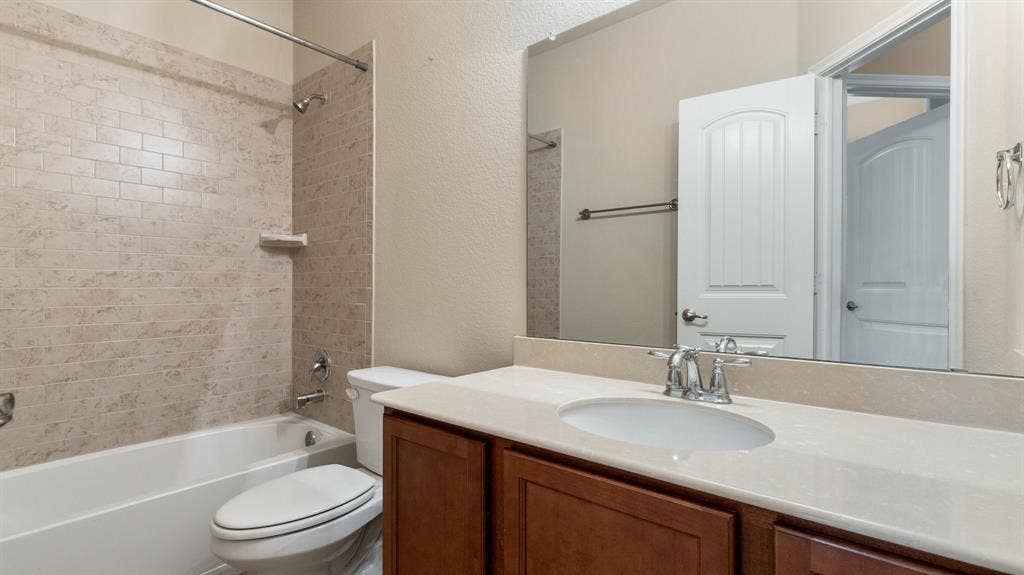 9925 Pronghorn Road, McKinney, TX 75071 9925 Pronghorn Road, McKinney, TX 75071