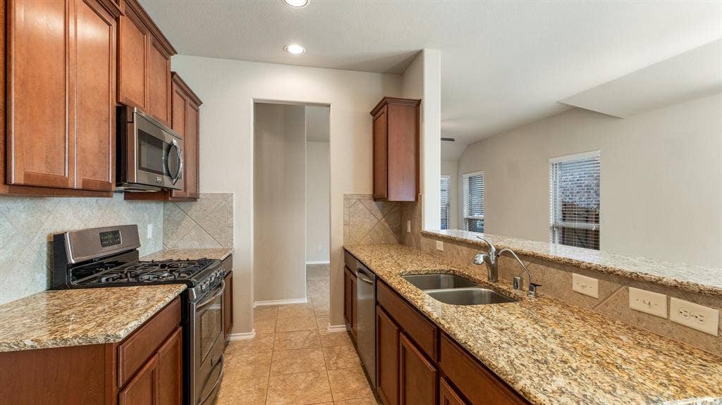 9925 Pronghorn Road, McKinney, TX 75071 9925 Pronghorn Road, McKinney, TX 75071