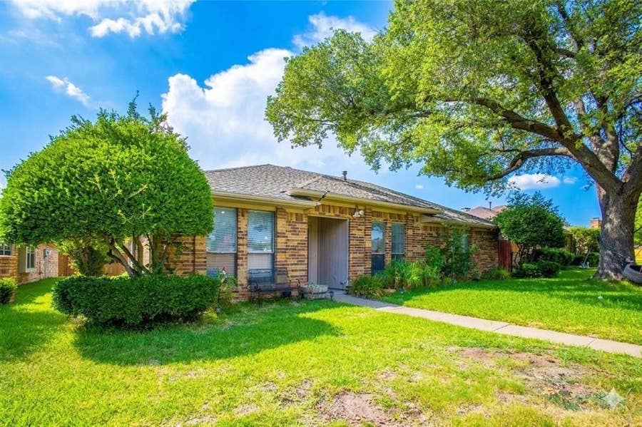 Property photo for 338 Marriott Lane, Garland, TX