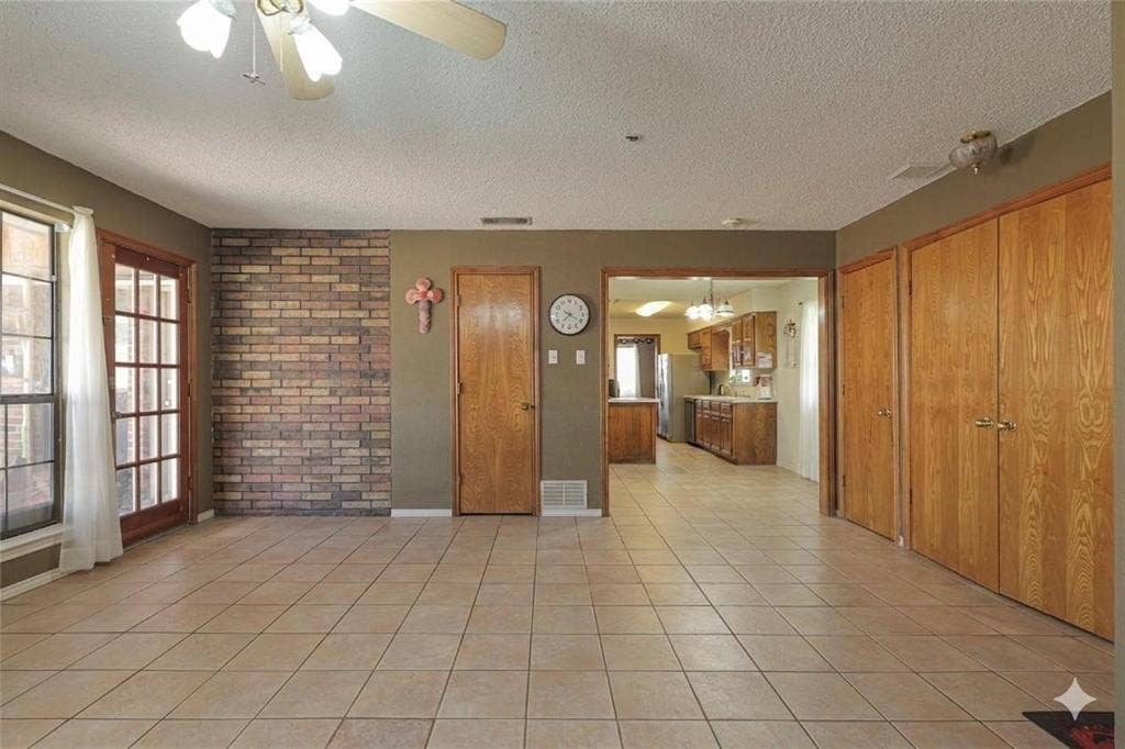 338 Marriott Lane, Garland, TX 75040 338 Marriott Lane, Garland, TX 75040