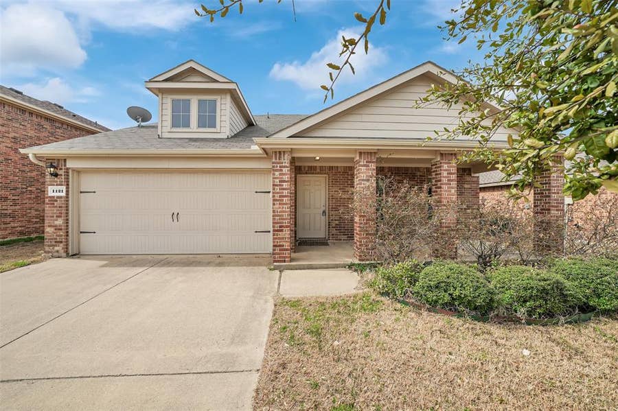Property photo for 1121 Basswood Lane, Royse City, TX