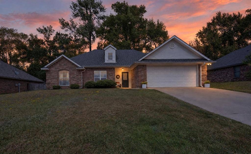 1629 Crockett Drive, Tyler, TX 75701 1629 Crockett Drive, Tyler, TX 75701