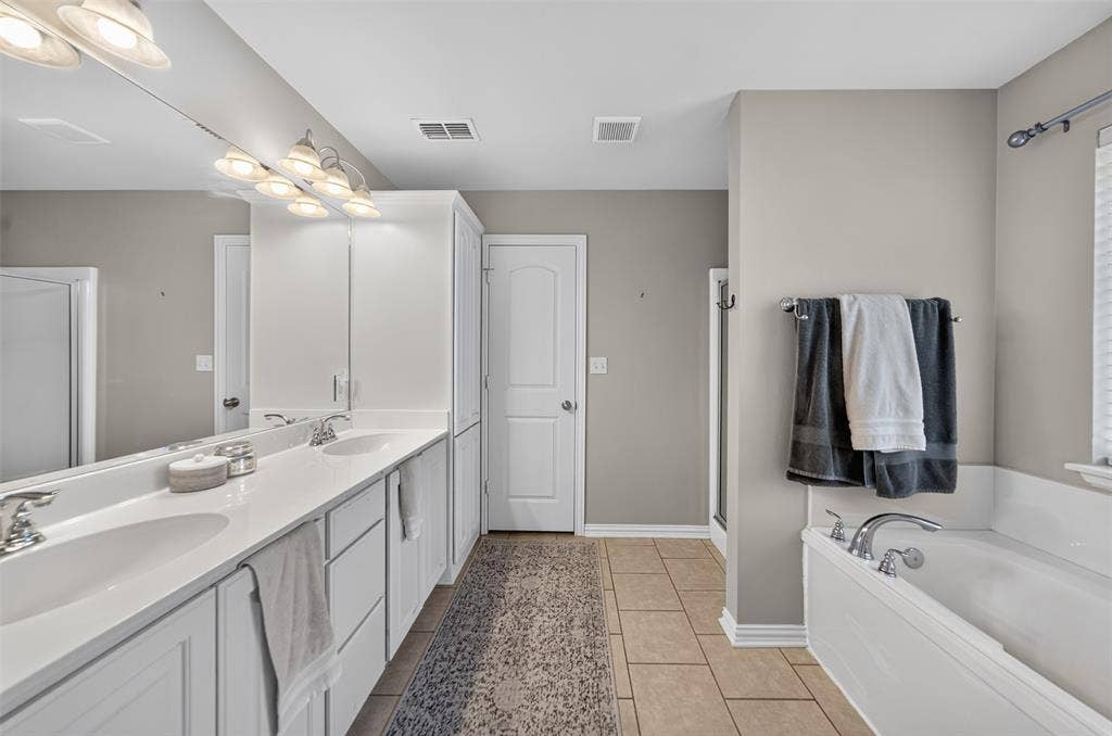 1629 Crockett Drive, Tyler, TX 75701 1629 Crockett Drive, Tyler, TX 75701