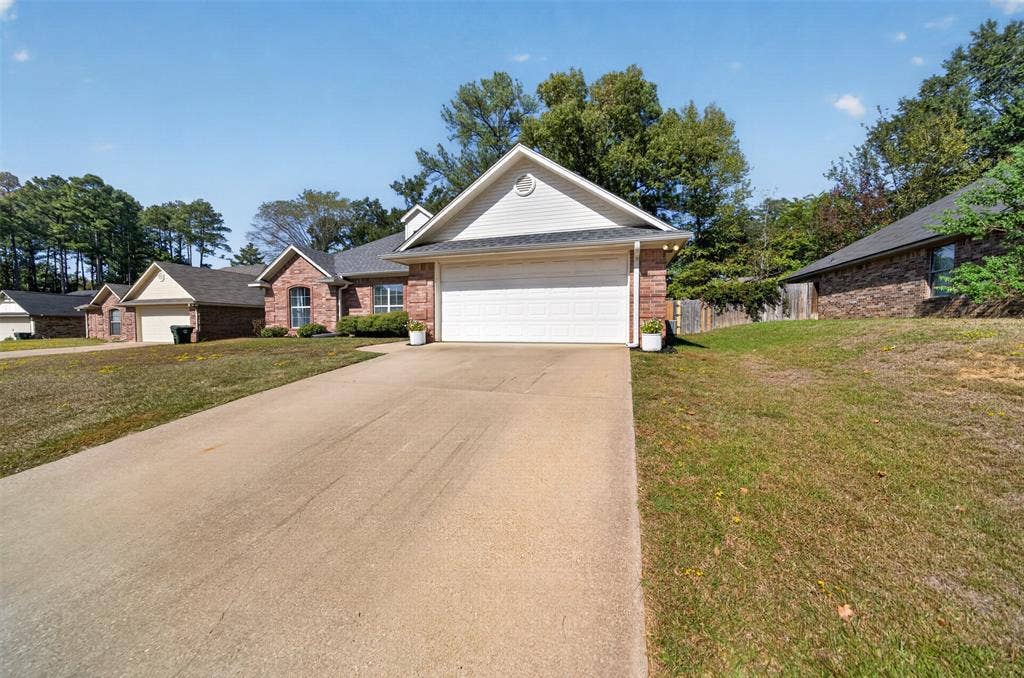 1629 Crockett Drive, Tyler, TX 75701 1629 Crockett Drive, Tyler, TX 75701