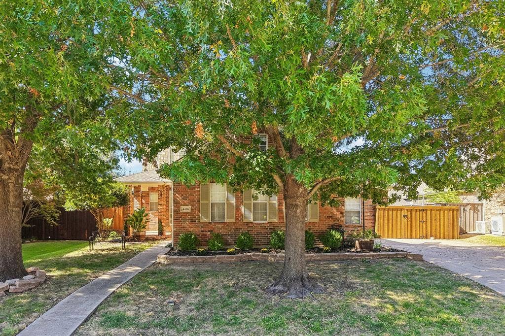 4405 Meadowcove Drive, Rowlett, TX 75088