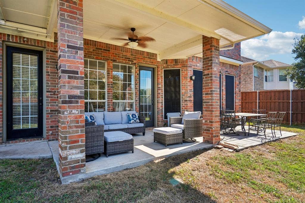4405 Meadowcove Drive, Rowlett, TX 75088