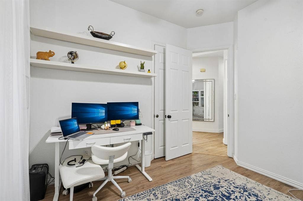 Secondary Downstairs Bedroom - Office