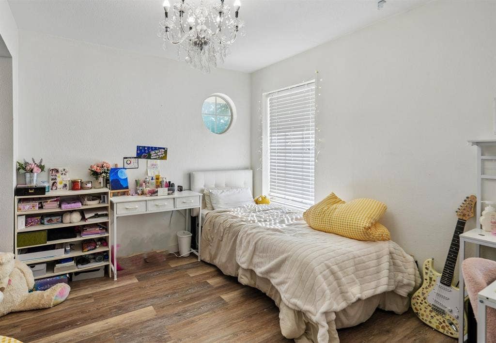Upstairs Bedroom 1