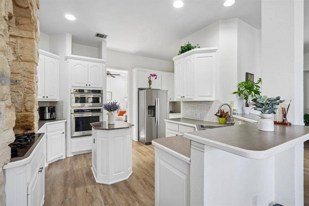 4405 Meadowcove Drive, Rowlett, TX 75088