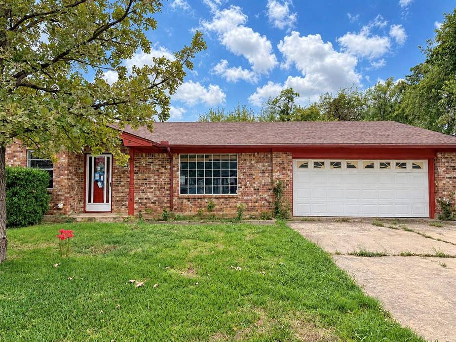 Property photo for 204 W Vernon Street, Bells, TX