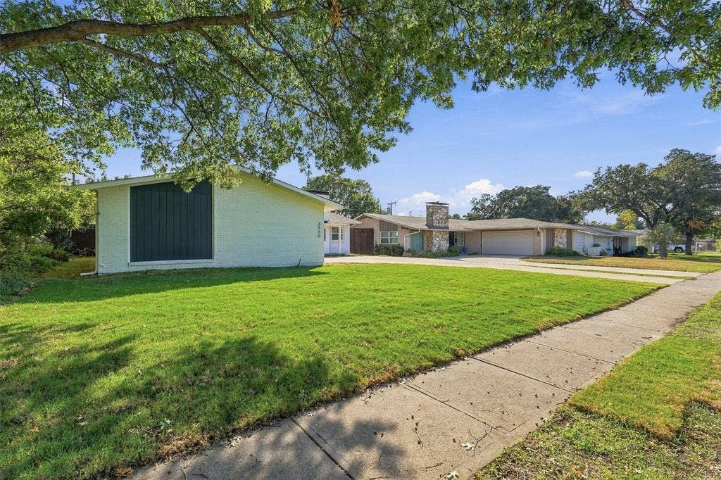 3560 High Bluff Drive, Dallas, TX 75234