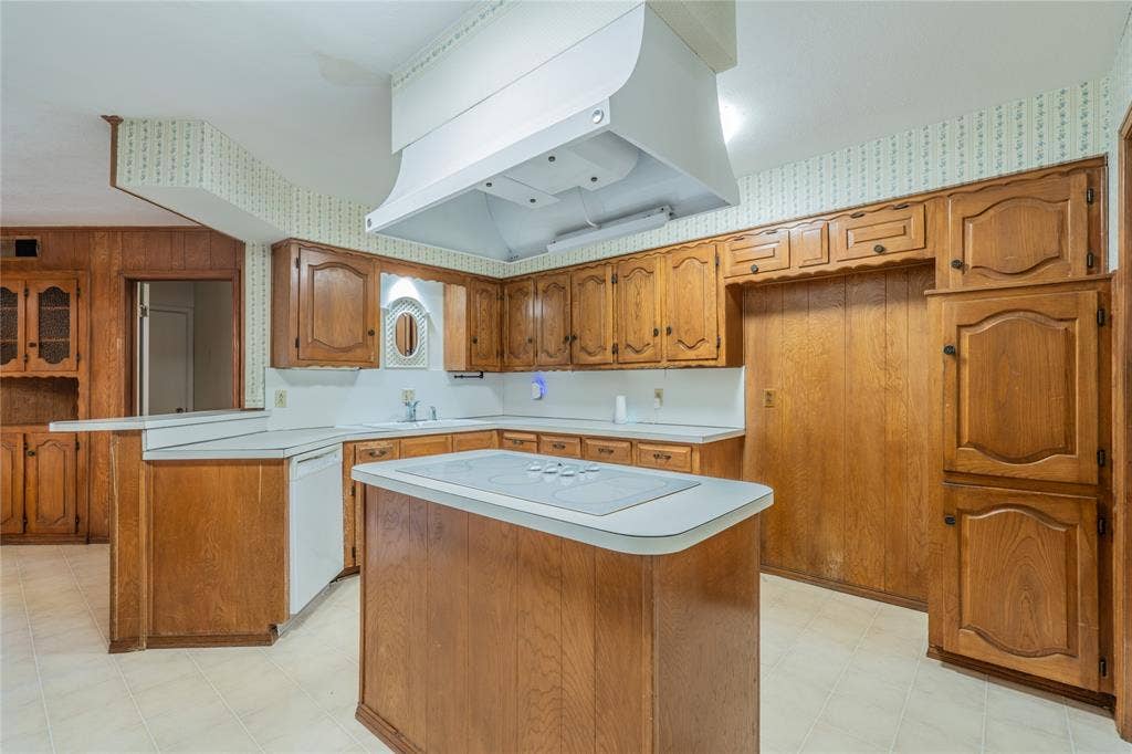 7008 Leameadow Drive, Dallas, TX 75248 7008 Leameadow Drive, Dallas, TX 75248