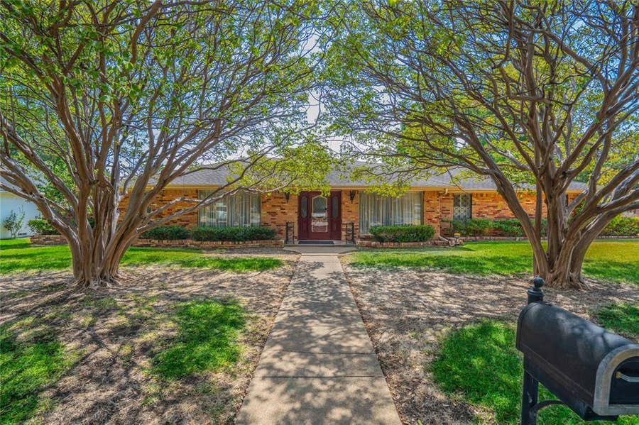 Property photo for 7008 Leameadow Drive, Dallas, TX