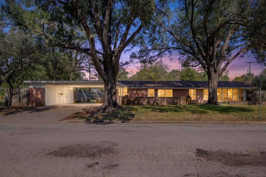 Property photo for 1400 Aldridge Street, Commerce, TX