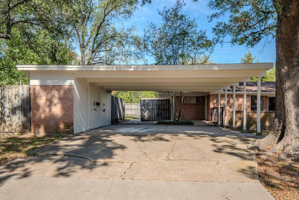 1400 Aldridge Street, Commerce, TX 75428