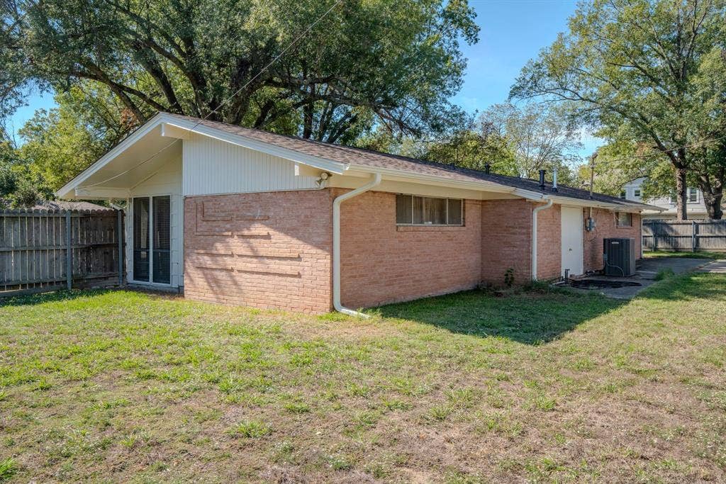 1400 Aldridge Street, Commerce, TX 75428