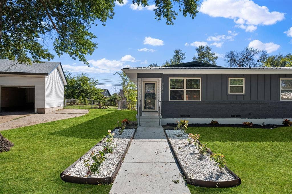 3411 Briscoe Street, Greenville, TX 75401 3411 Briscoe Street, Greenville, TX 75401