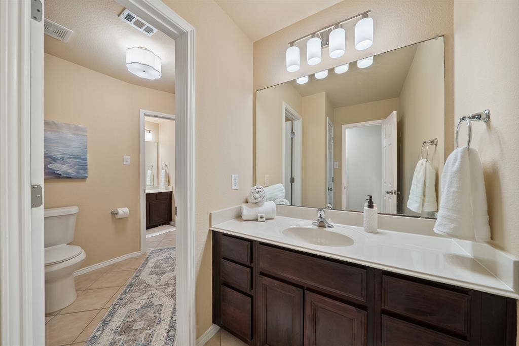 904 Amherst Drive, DeSoto, TX 75115 904 Amherst Drive, DeSoto, TX 75115