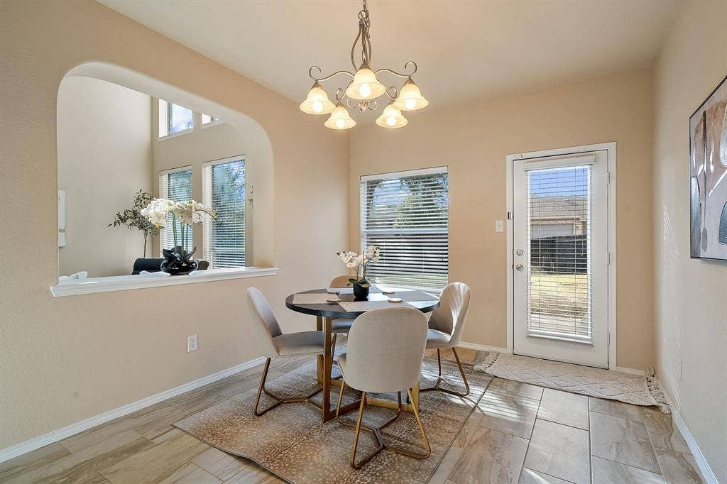 904 Amherst Drive, DeSoto, TX 75115 904 Amherst Drive, DeSoto, TX 75115