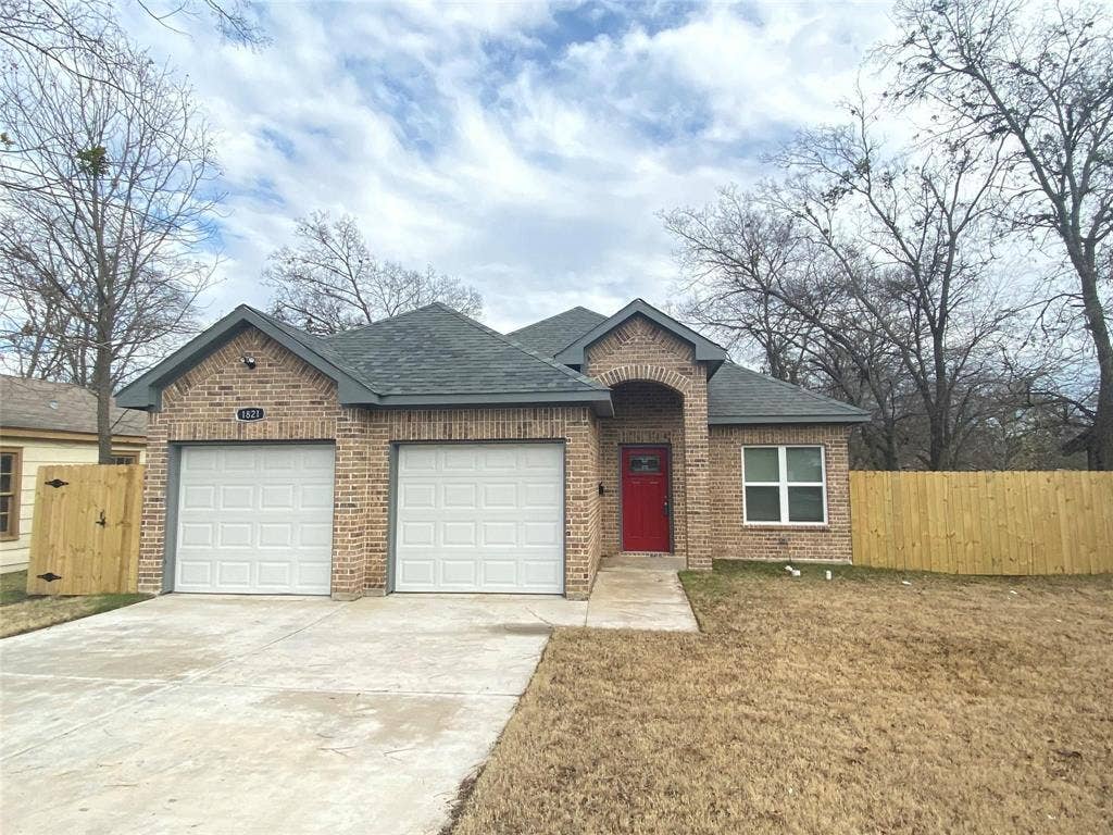 1821 Wellington Street, Greenville, TX 75401 1821 Wellington Street, Greenville, TX 75401