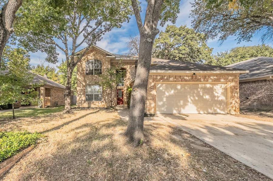 Property photo for 1933 Torrey Pine Drive, Flower Mound, TX