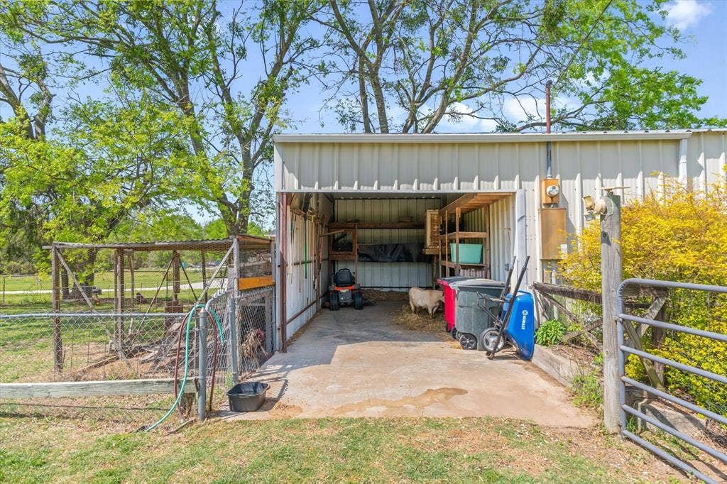 7142 S Fm 148, Kaufman, TX 75142 7142 S Fm 148, Kaufman, TX 75142