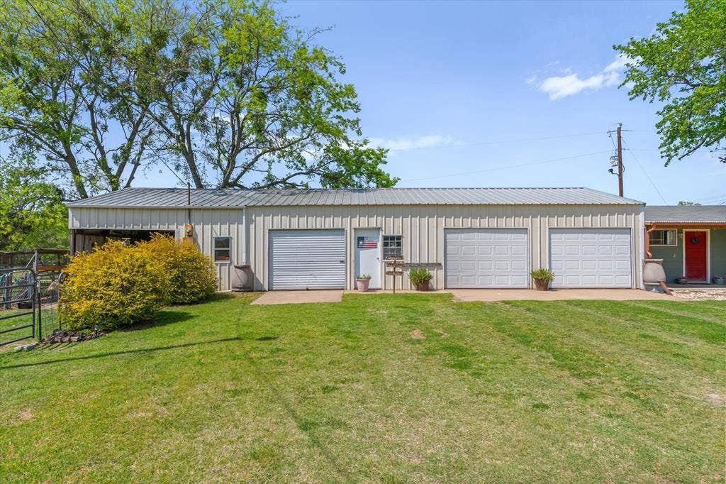 7142 S Fm 148, Kaufman, TX 75142 7142 S Fm 148, Kaufman, TX 75142