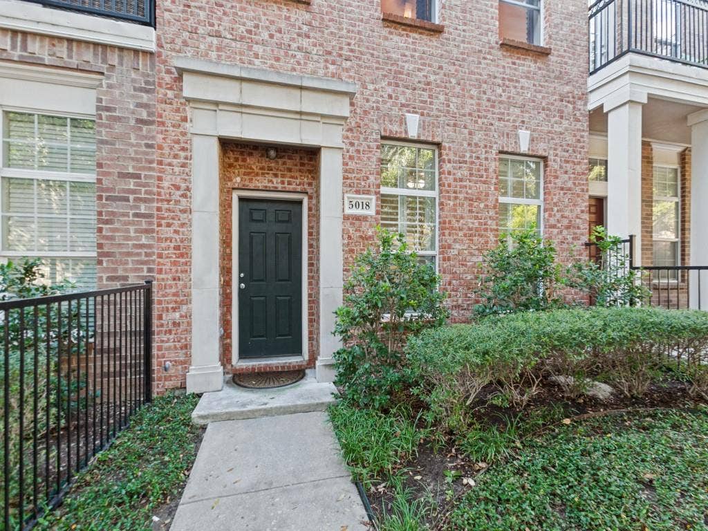 5018 Calloway Drive, Addison, TX 75001