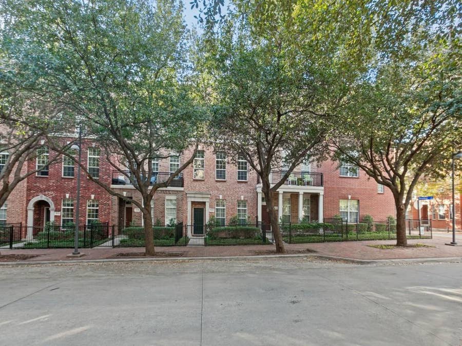Property photo for 5018 Calloway Drive, Addison, TX