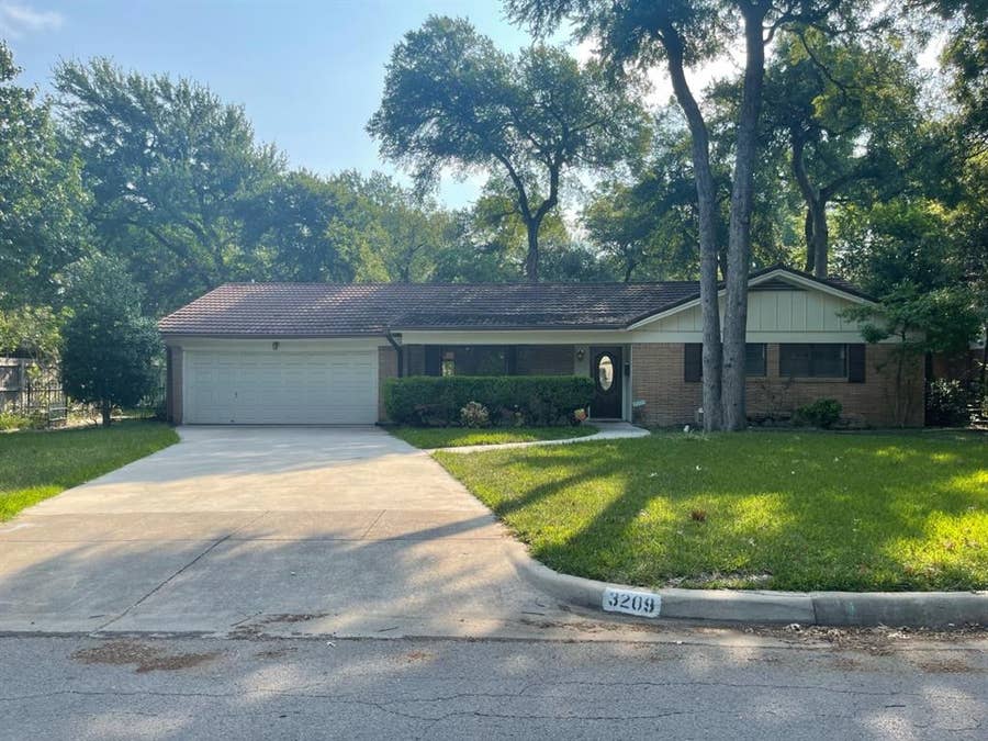 Property photo for 3209 Spanish Oak Drive, Fort Worth, TX