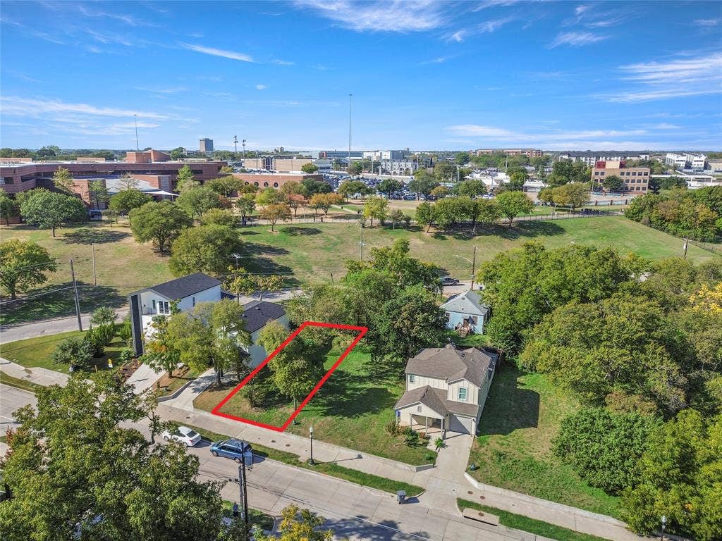 425 N Denley Drive, Dallas, TX 75203