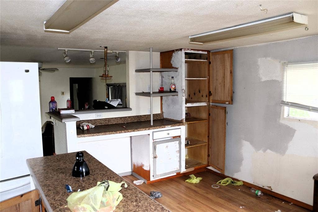 2492 Oakwood Drive, Wills Point, TX 75169 2492 Oakwood Drive, Wills Point, TX 75169