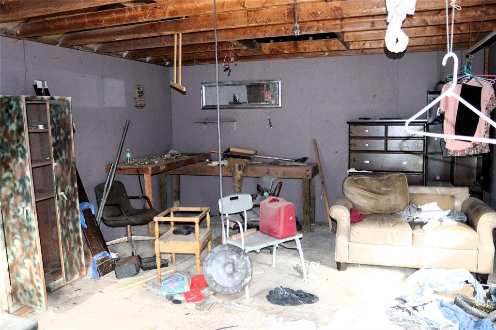 2492 Oakwood Drive, Wills Point, TX 75169 2492 Oakwood Drive, Wills Point, TX 75169