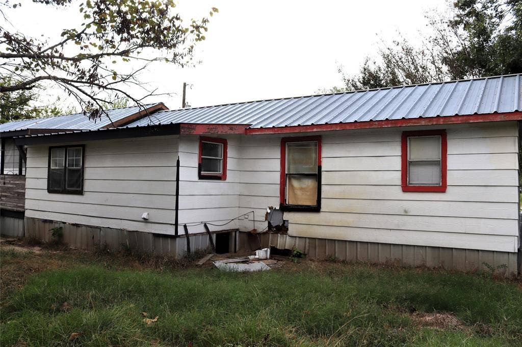 2492 Oakwood Drive, Wills Point, TX 75169 2492 Oakwood Drive, Wills Point, TX 75169