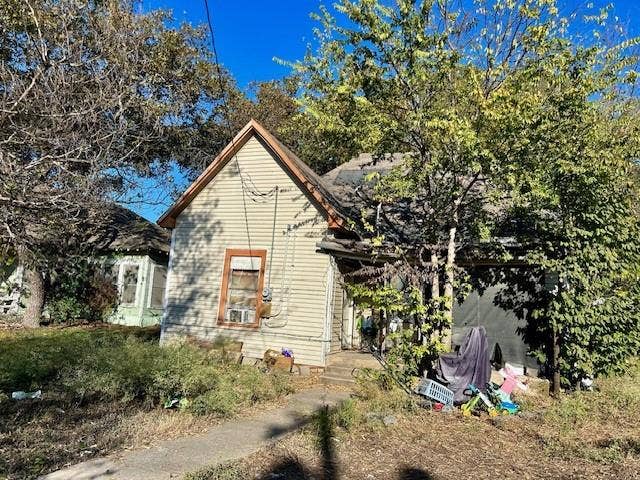 503 E Navarro Avenue, Mart, TX 76664