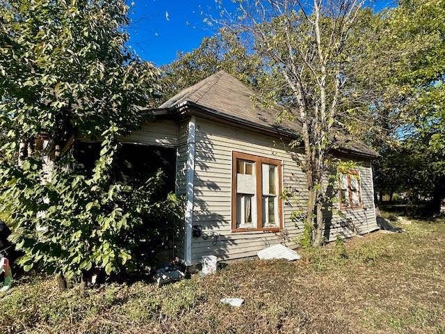 503 E Navarro Avenue, Mart, TX 76664