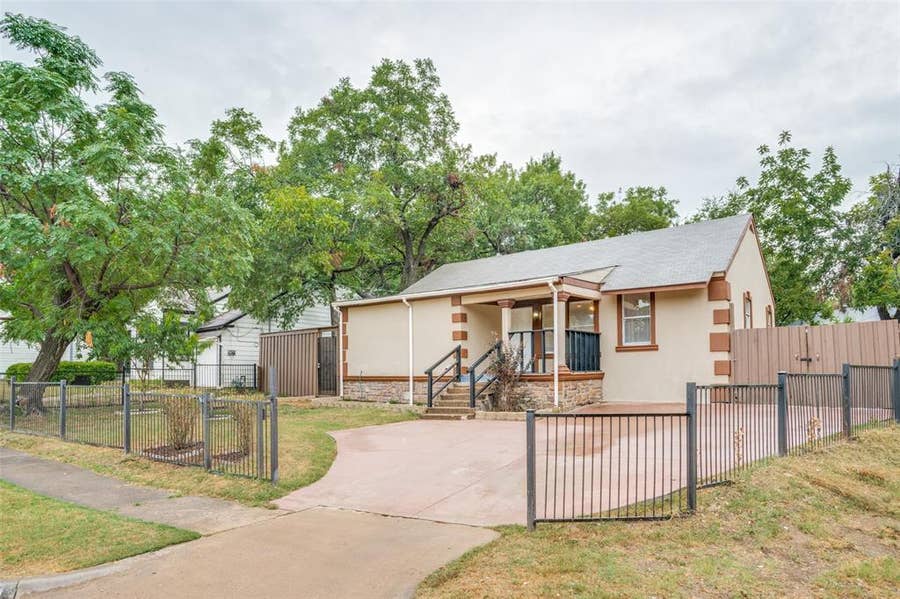 Property photo for 1239 Cedar Haven Avenue, Dallas, TX