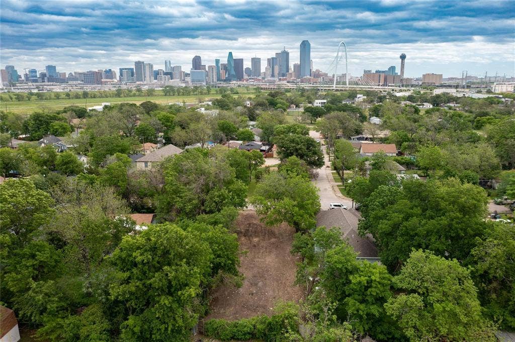 3303 Parvia Avenue, Dallas, TX 75212