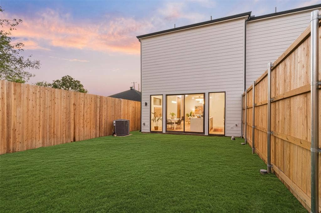 6720 & 6722 Mabel Avenue, Dallas, TX 75209