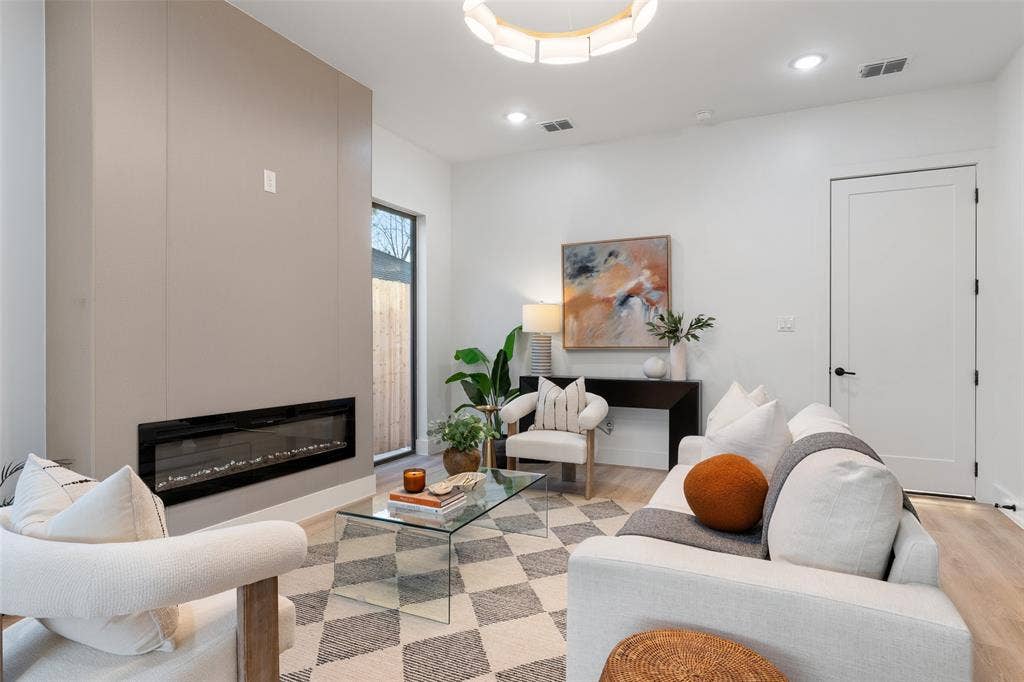 6720 & 6722 Mabel Avenue, Dallas, TX 75209