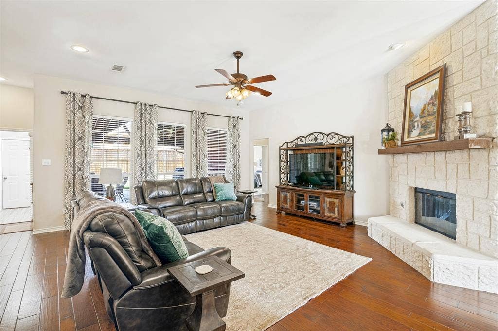 439 Lakehurst Drive, Murphy, TX 75094 439 Lakehurst Drive, Murphy, TX 75094