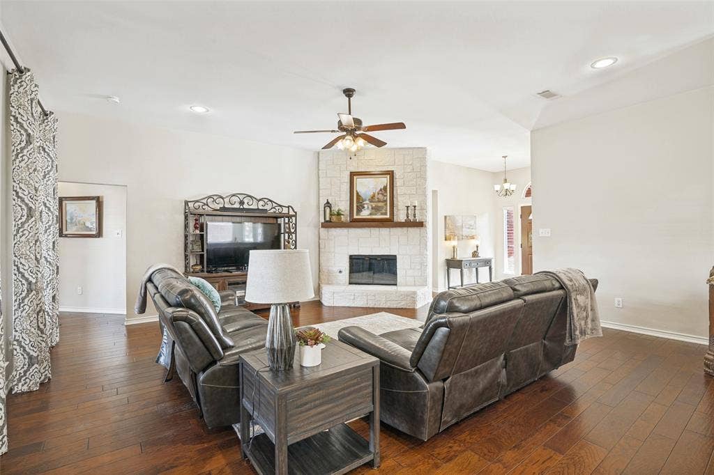 439 Lakehurst Drive, Murphy, TX 75094 439 Lakehurst Drive, Murphy, TX 75094