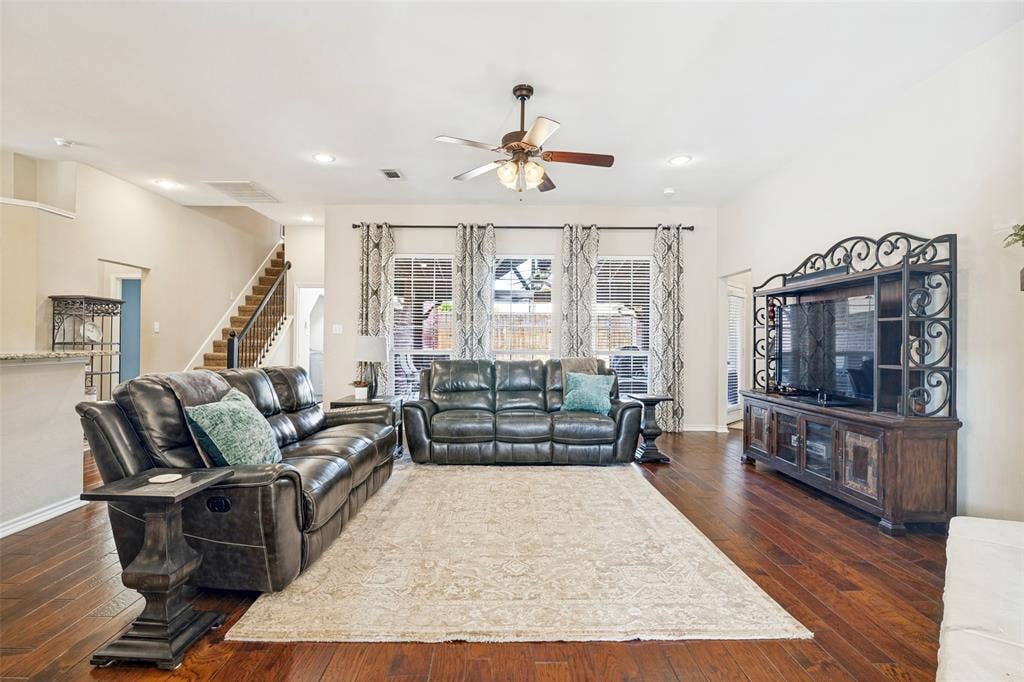 439 Lakehurst Drive, Murphy, TX 75094 439 Lakehurst Drive, Murphy, TX 75094