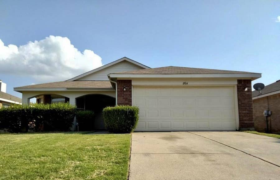 Property photo for 8904 Chisholm Trail, Cross Roads, TX