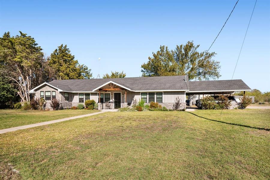 Property photo for 205 Newman Road, Ennis, TX
