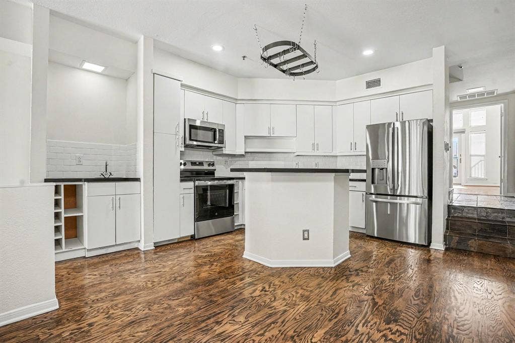 3235 Cole Avenue, #45, Dallas, TX 75204