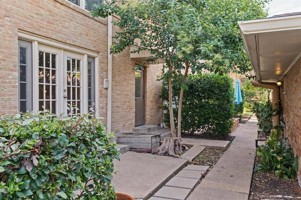 6127 Bandera Avenue, #D, Dallas, TX 75225 6127 Bandera Avenue, #D, Dallas, TX 75225