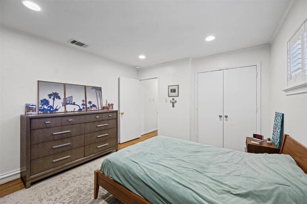 6127 Bandera Avenue, #D, Dallas, TX 75225 6127 Bandera Avenue, #D, Dallas, TX 75225